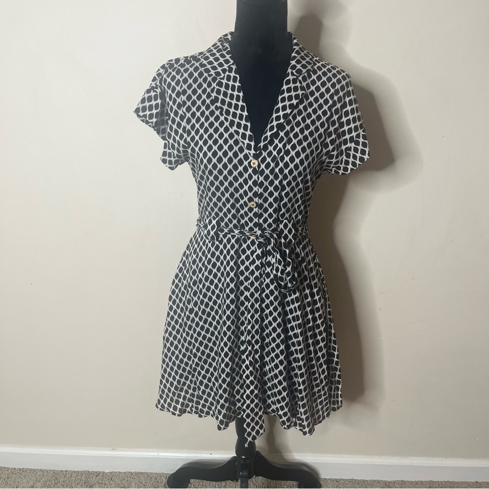 Miou Muse Women’s Black White V~Neck Button Down‎ Belted Shirt Dress Sz M NWT